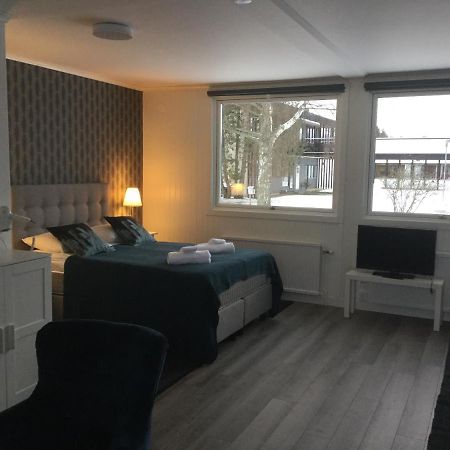 Bed And Breakfast Fyra Haestar Rattvik Exterior photo