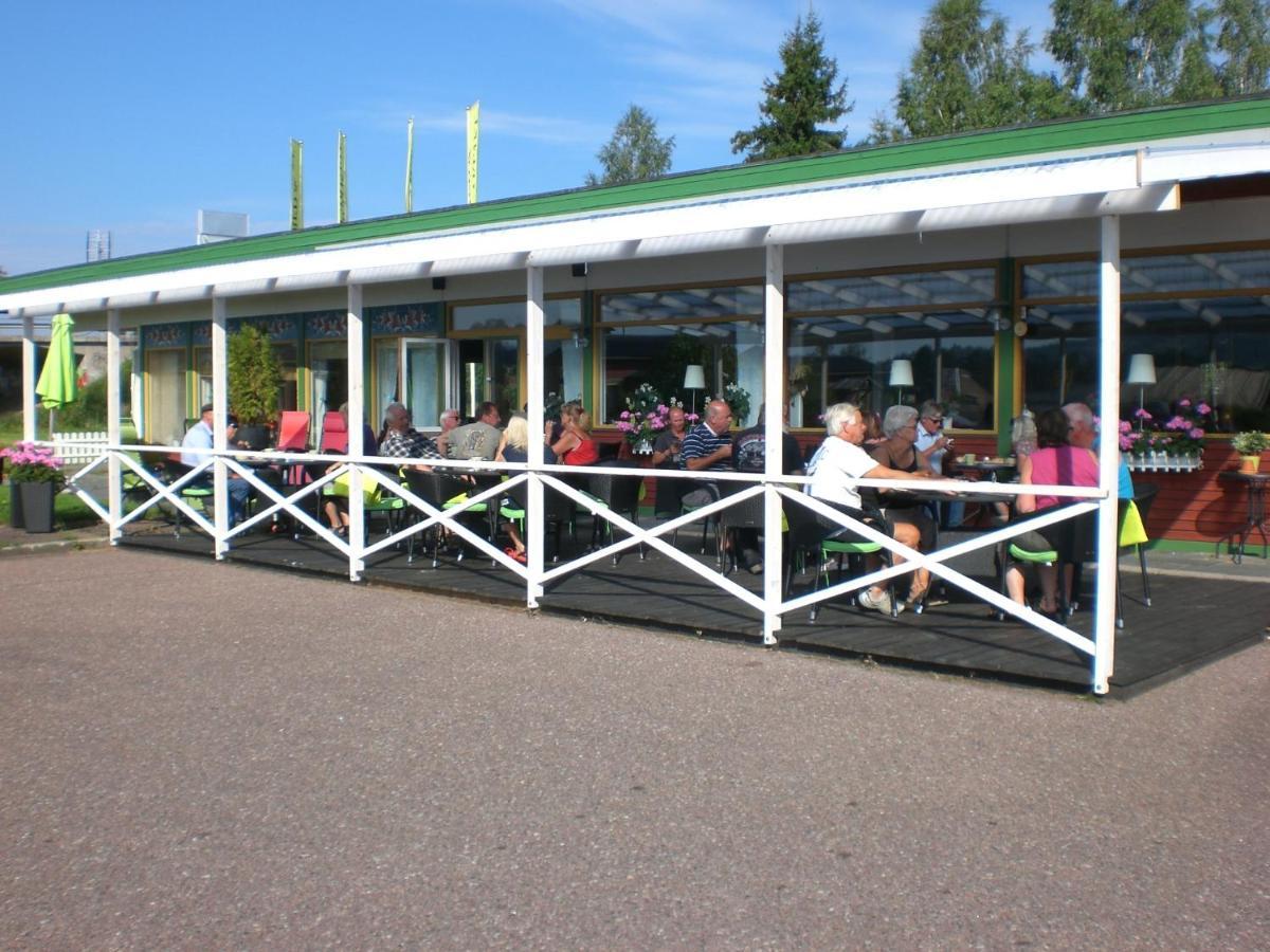 Bed And Breakfast Fyra Haestar Rattvik Exterior photo
