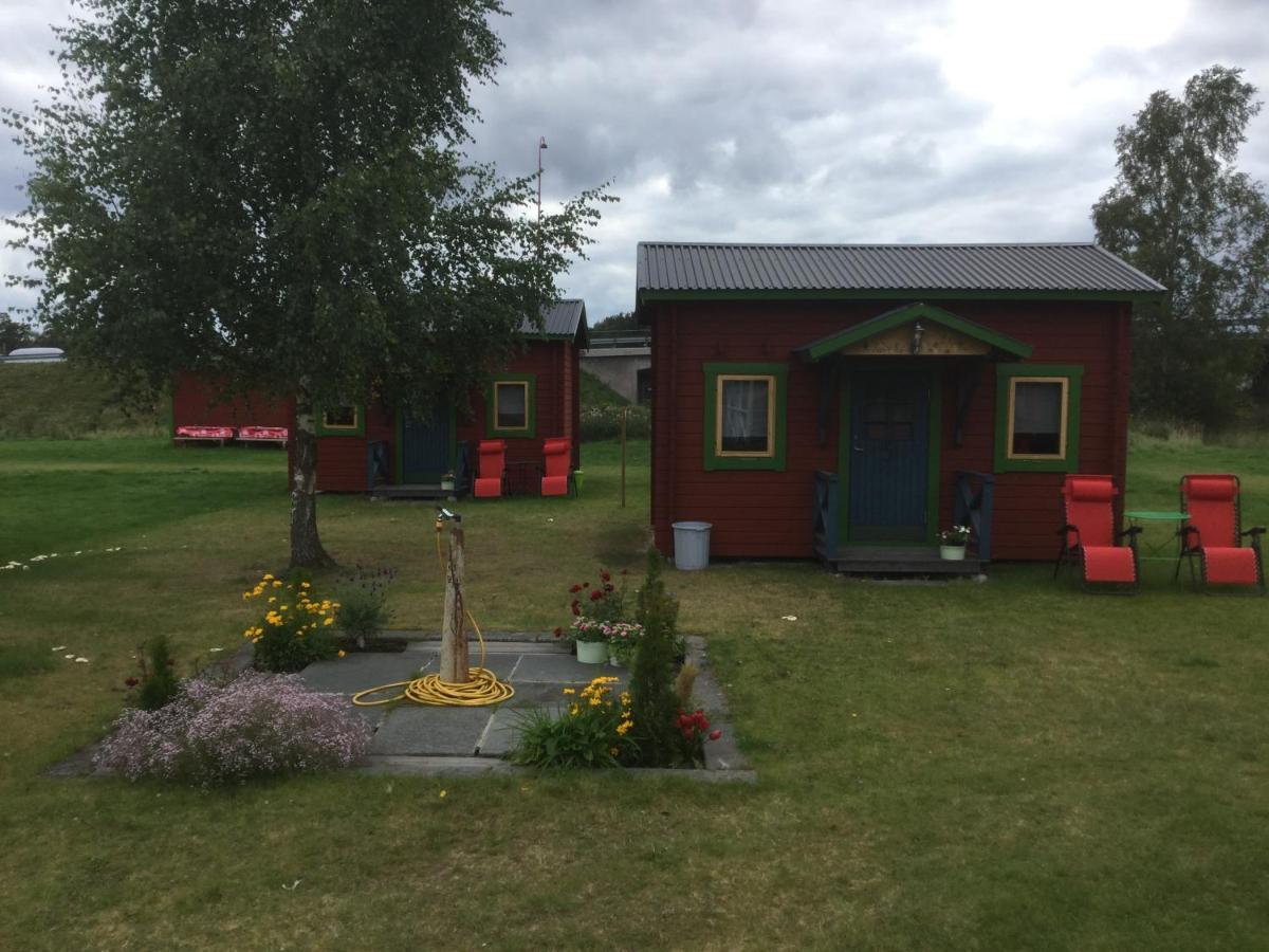 Bed And Breakfast Fyra Haestar Rattvik Exterior photo