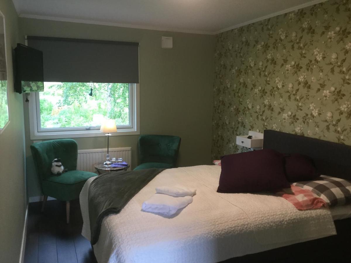 Bed And Breakfast Fyra Haestar Rattvik Exterior photo