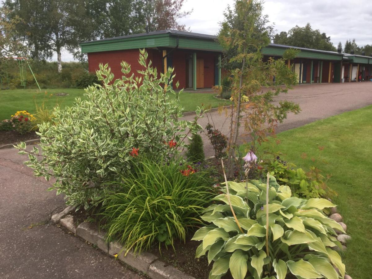 Bed And Breakfast Fyra Haestar Rattvik Exterior photo