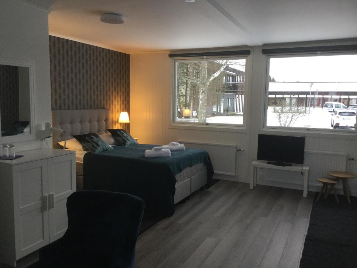 Bed And Breakfast Fyra Haestar Rattvik Exterior photo