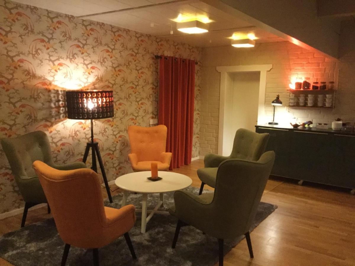 Bed And Breakfast Fyra Haestar Rattvik Exterior photo