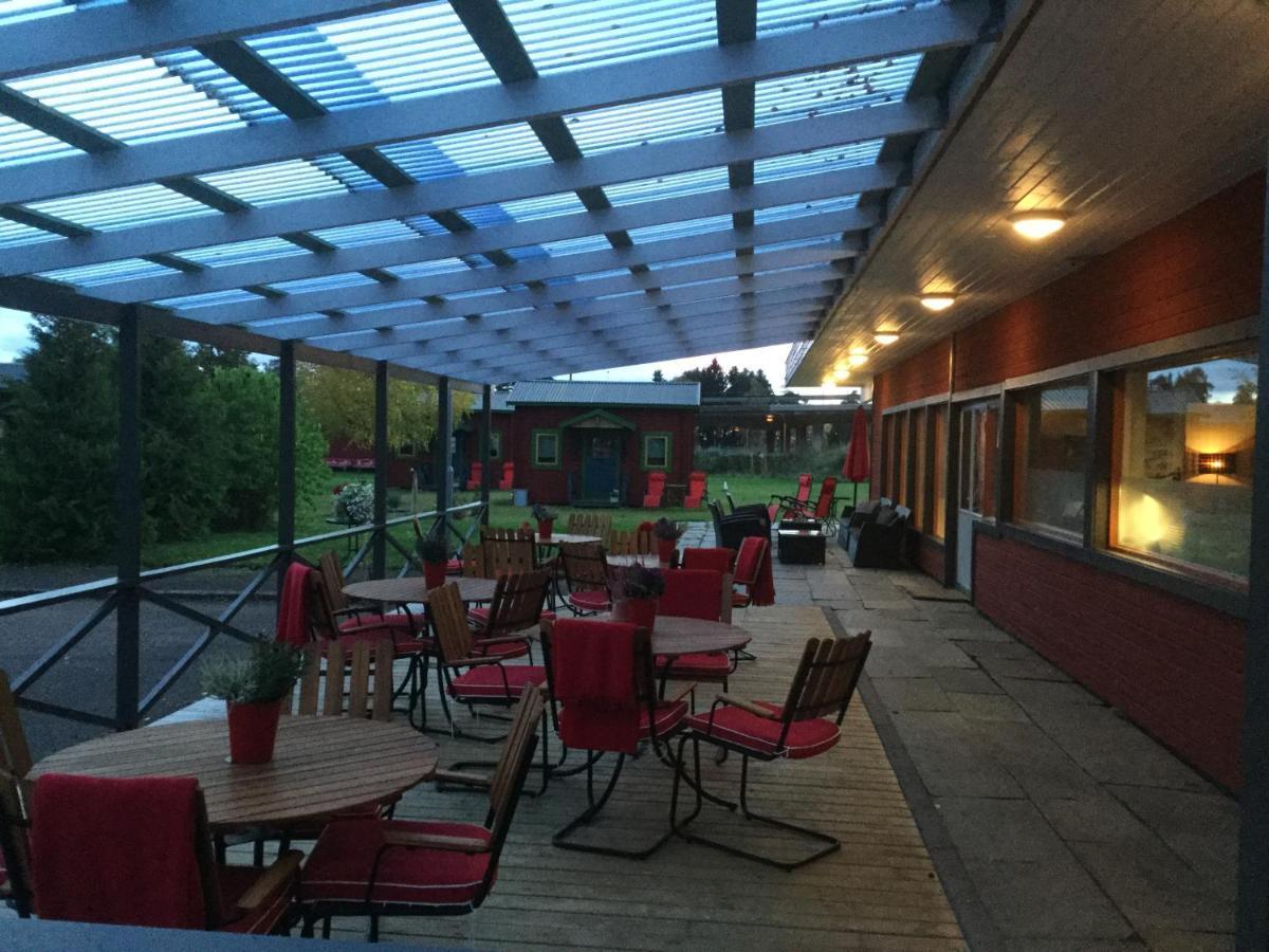 Bed And Breakfast Fyra Haestar Rattvik Exterior photo