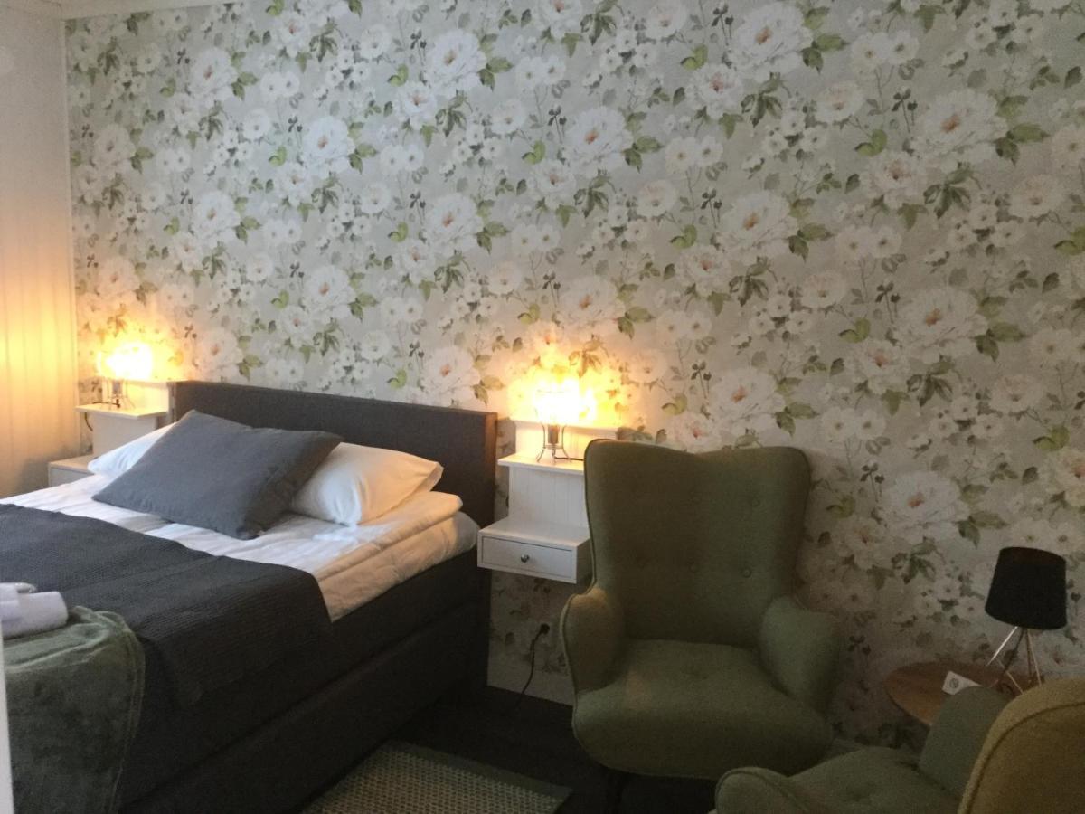 Bed And Breakfast Fyra Haestar Rattvik Exterior photo