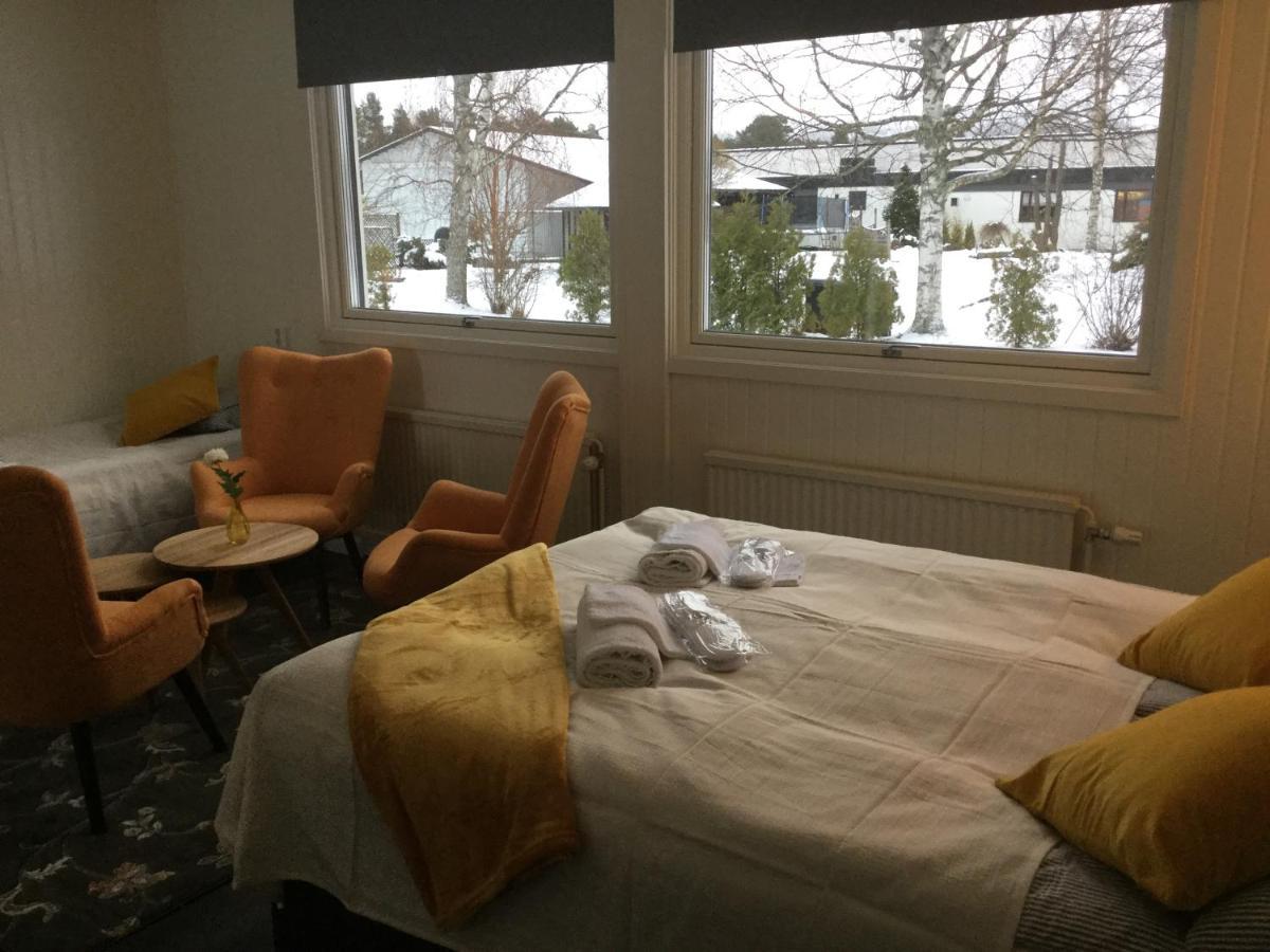 Bed And Breakfast Fyra Haestar Rattvik Exterior photo