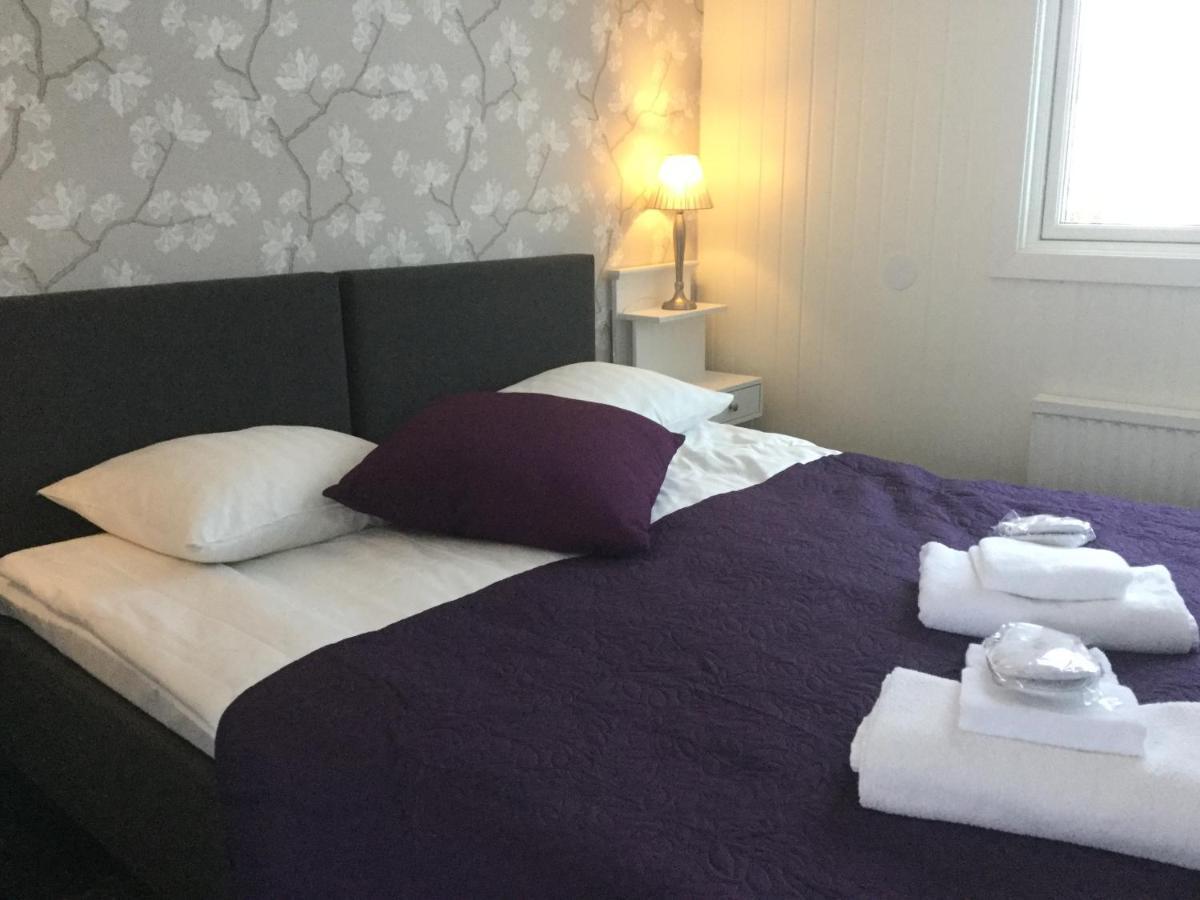 Bed And Breakfast Fyra Haestar Rattvik Exterior photo