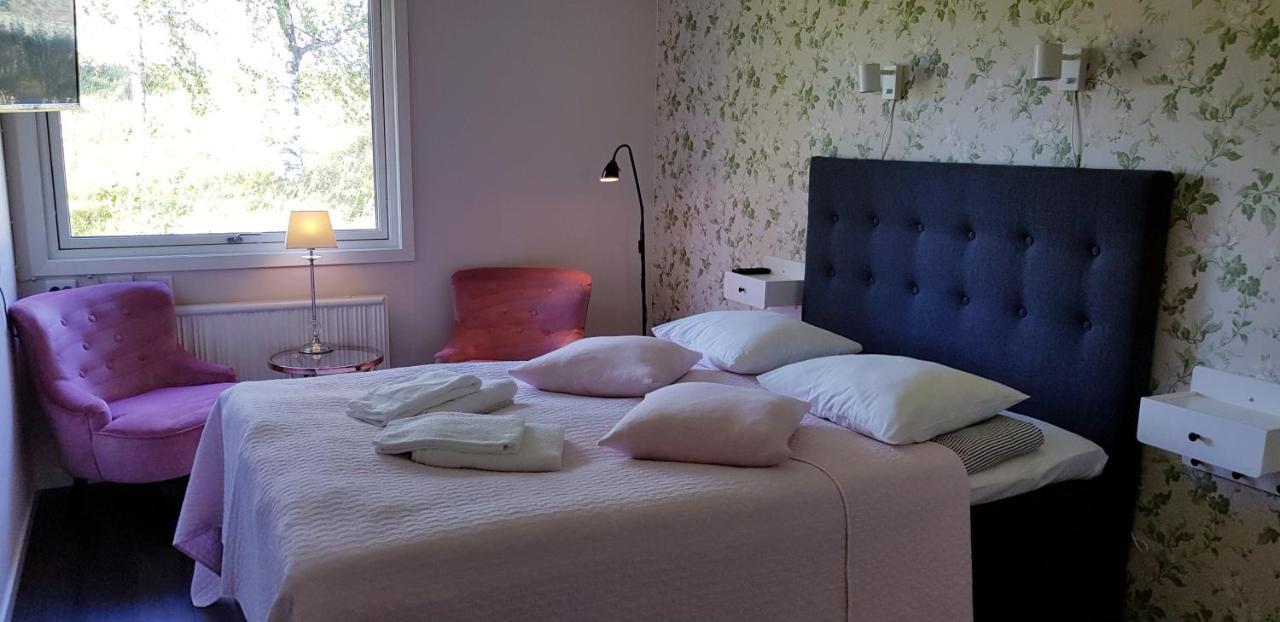 Bed And Breakfast Fyra Haestar Rattvik Exterior photo